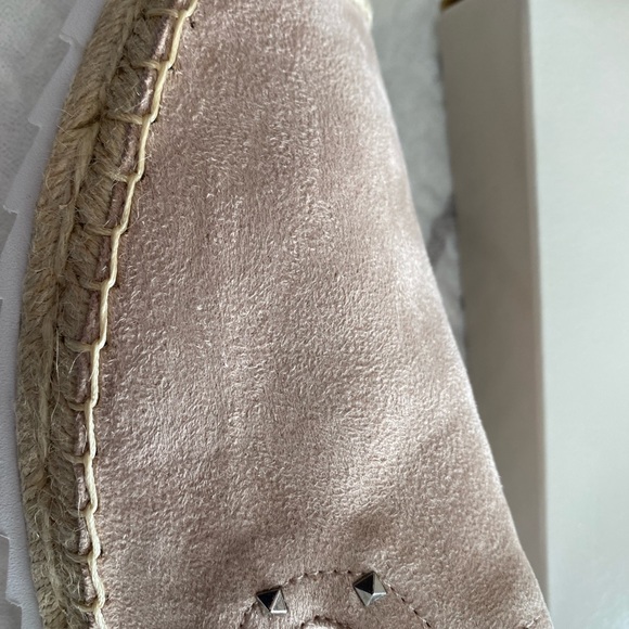 Marc Fisher pink suede espadrille slip on w/ rubber sole & studs New size 10 - Picture 4 of 12